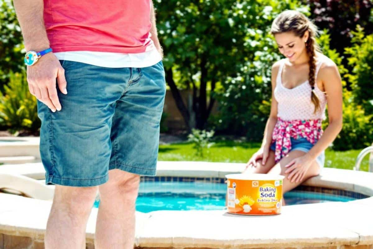 Comment traiter sa piscine avec du bicarbonate de soude ?