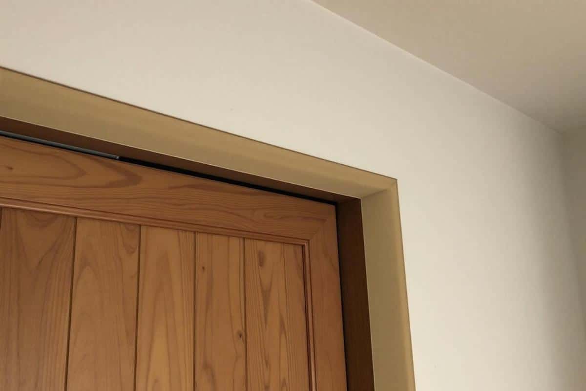 Comment isoler phoniquement une porte ?