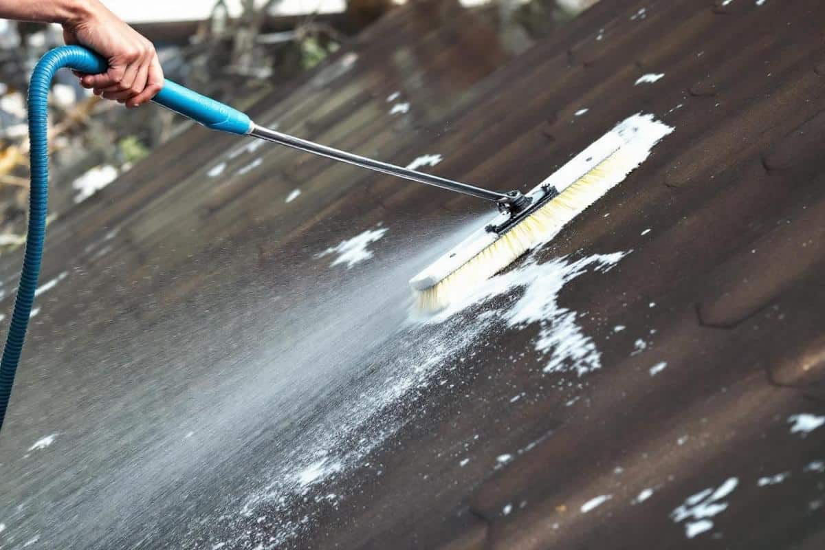 Comment nettoyer un toit ?