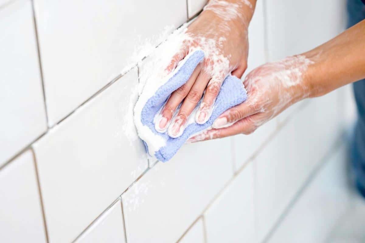 Comment nettoyer les joints de douche​ ?